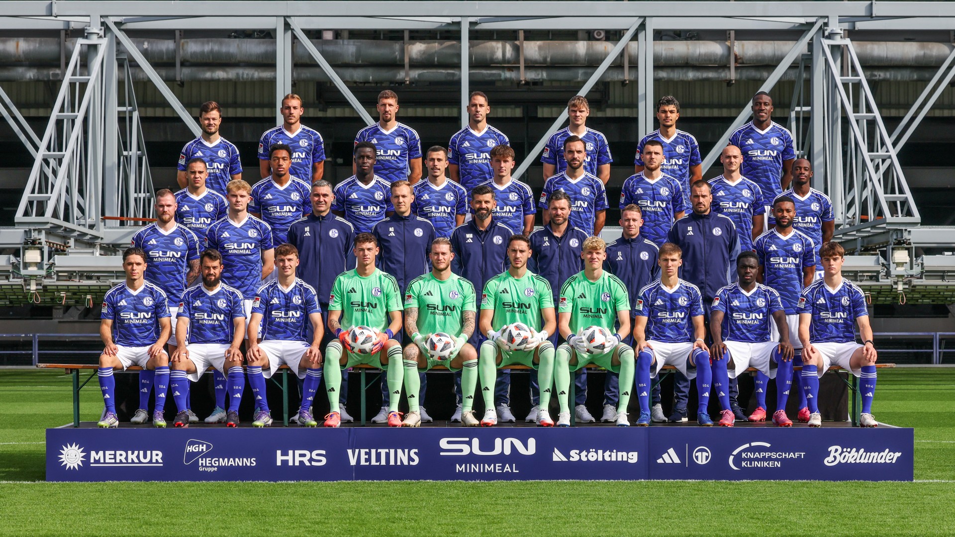 2025_2026_Mannschaftsfoto_Schalke